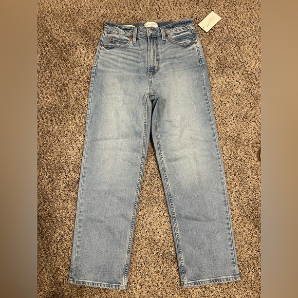 Universal Thread Denim - NWT Universal Thread Sz 2Short Light Wash Women’s Jeans - Classic Straight Fit